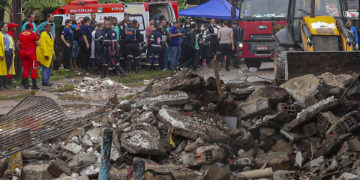 Sube a cinco el número de muertos por el desplome de un edificio en Brasil