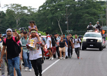 Sale la primera caravana migrante de venezolanos desde el sur de México hacia EE.UU.