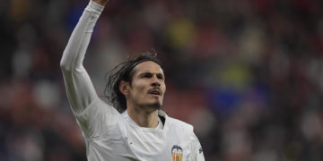 Cavani llega a Buenos Aires para su presentación como jugador de Boca Juniors