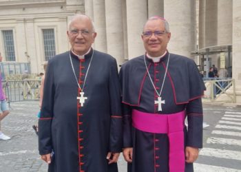 El papa Francisco entregó el Palio Arzobispal al cardenal Porras y monseñor Helizandro Terán