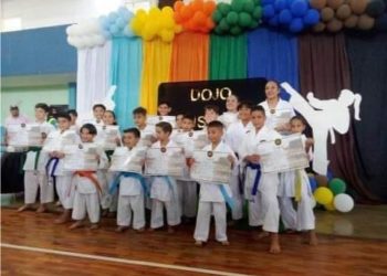 Karatecas del Dojo Luis Salas en Tovar recibieron cinturones de ascenso