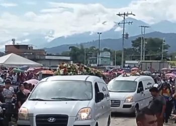 En Caja Seca y Nueva Bolivia: Entre lágrimas despidieron a cinco de los fallecidos en accidente ocurrido en Bucaramanga