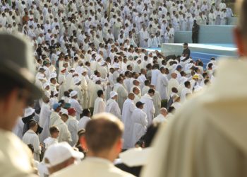 Unos 200.000 fieles toman Lisboa, paralizada el primer día de la JMJ