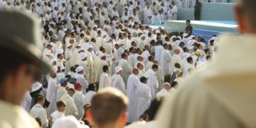 Unos 200.000 fieles toman Lisboa, paralizada el primer día de la JMJ