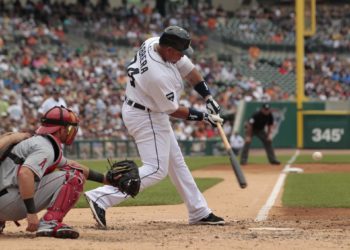 Miguel Cabrera conectó dos imparables para desplazar del puesto 19 al inmortal del béisbol Tony Gwynn