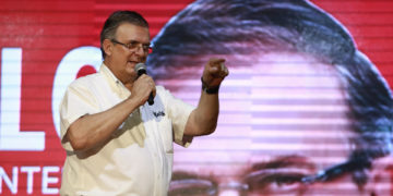Ebrard critica declaraciones de gobernador de Florida, DeSantis, y lo acusa de racista