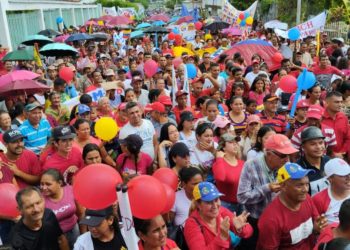 En Bolívar también desfilaron dirigentes y militantes del Psuv