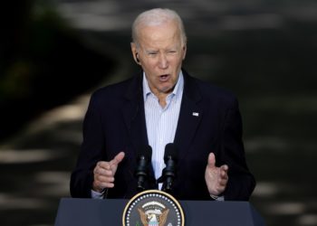 El Gobierno de Biden autoriza un refugio para 2.000 inmigrantes en la antigua estación aeronaval