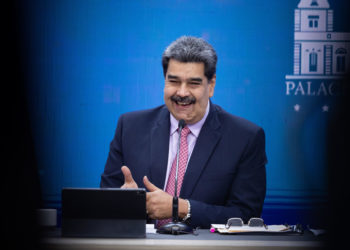 Venezuela avanza a «pasos agigantados» en una «nueva economía productiva», asegura Maduro