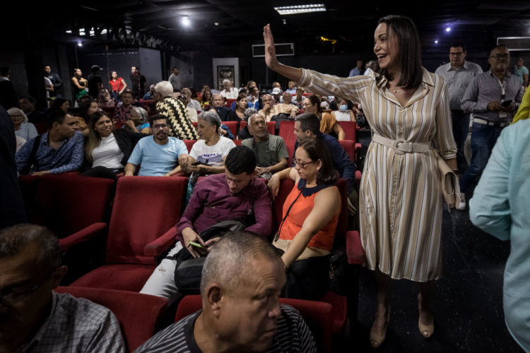 Maria Corina Machado, candidata a las primarias del 22 de octubre, participa en un acto el 4 de agosto del 2023, en Caracas (Venezuela). EFE/Miguel Gutiérrez