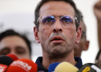 Sube a 39 el número de heridos por agresiones de adeptos al chavismo, denuncia Capriles