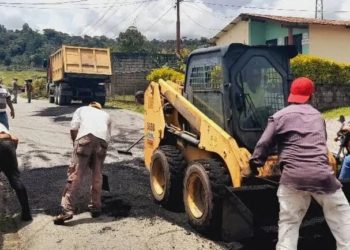 Continúan plan de bacheo en el sector Rincón III de Boconó
