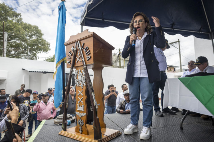 La candidata a la Presidencia de Guatemala por el partido UNE, Sandra Torres, en una fotografía de archivo. EFE/Esteban Biba
