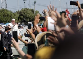 El papa deja Lisboa con una movilización histórica y un mensaje claro: Hay espacio para todos