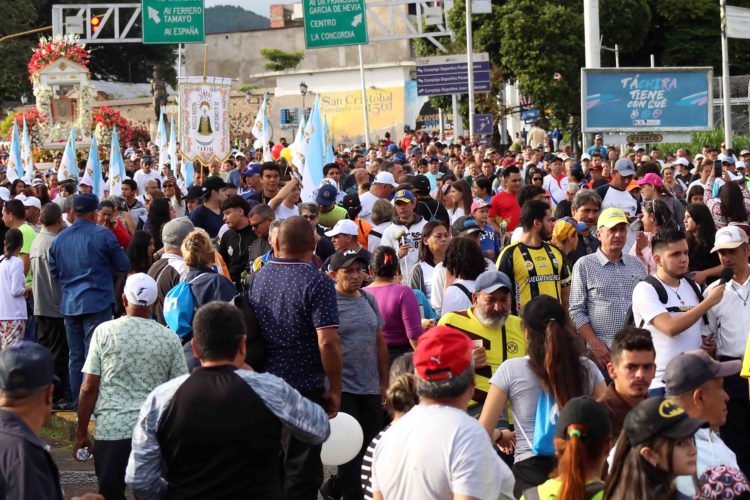 Monseñor Moronta denuncia que coyotes venden  paquetes de miseria y opresión a los migrantes