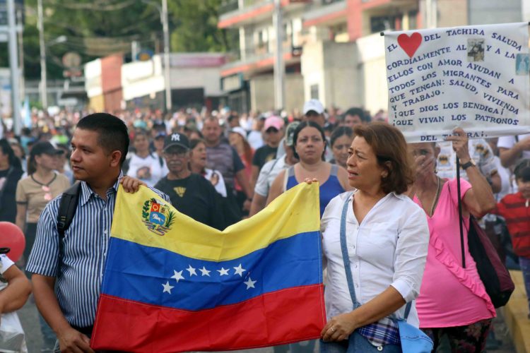 Monseñor Moronta denuncia que coyotes venden  paquetes de miseria y opresión a los migrantes