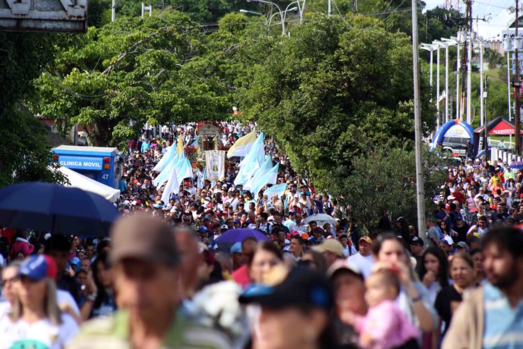 Monseñor Moronta denuncia que coyotes venden  paquetes de miseria y opresión a los migrantes