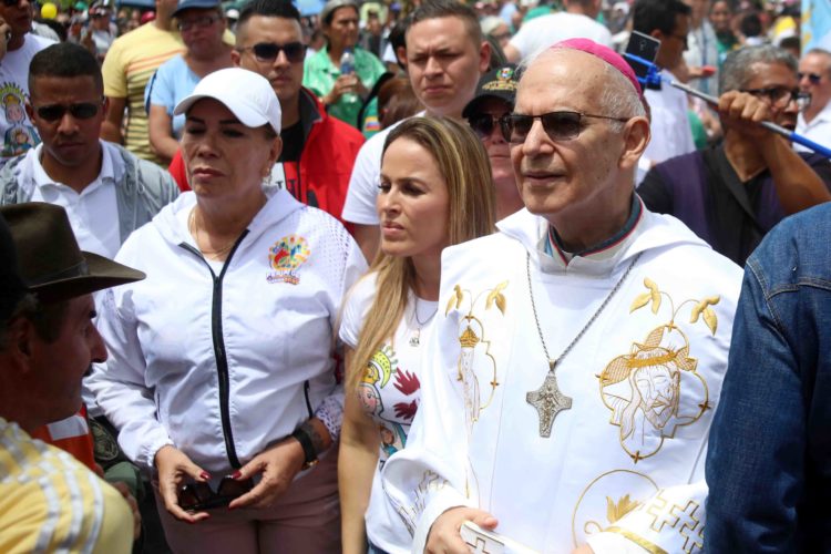 Monseñor Moronta denuncia que coyotes venden  paquetes de miseria y opresión a los migrantes