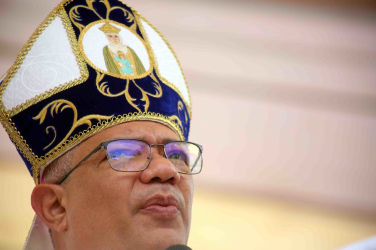 Monseñor Moronta denuncia que coyotes venden  paquetes de miseria y opresión a los migrantes