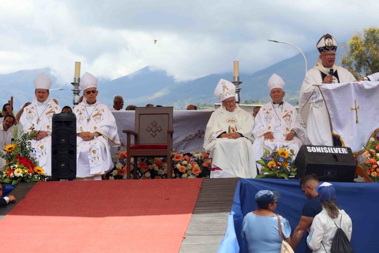 Monseñor Moronta denuncia que coyotes venden  paquetes de miseria y opresión a los migrantes