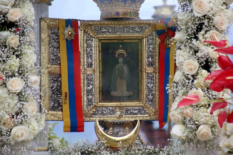 Monseñor Moronta denuncia que coyotes venden  paquetes de miseria y opresión a los migrantes