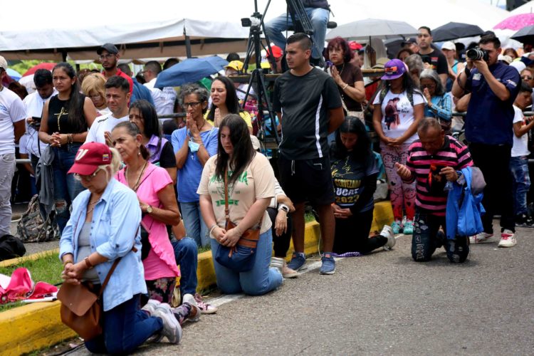 Monseñor Moronta denuncia que coyotes venden  paquetes de miseria y opresión a los migrantes