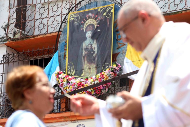 Monseñor Moronta denuncia que coyotes venden  paquetes de miseria y opresión a los migrantes