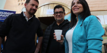 Pablo Iglesias sigue junto a la candidata Luisa González los resultados de los comicios de Ecuador