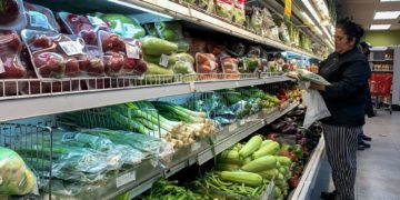 Los venezolanos necesitan 118 salarios mínimos para cubrir gastos de alimentos