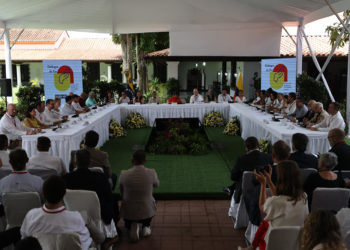 El Gobierno colombiano y la guerrilla del ELN abren el cuarto ciclo de diálogos en Caracas