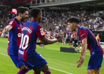 2-0. Pedri y Ferran Torres rescatan al Barça en la recta final
