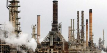 La oferta petrolera de la OPEP cae un 3 % en julio por el recorte del bombeo saudí