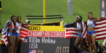 Estados Unidos, doblete de oros en los relevos 4×100
