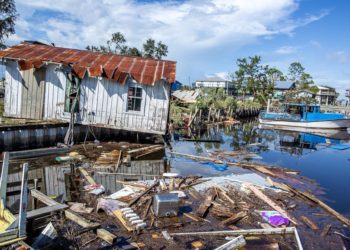 Florida se vuelca al rescate de personas y a las tareas de recuperación tras Idalia