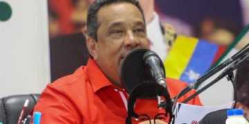 Gobernador se compromete a recuperar instalaciones del estadio José Alberto Pérez afectado por las lluvias