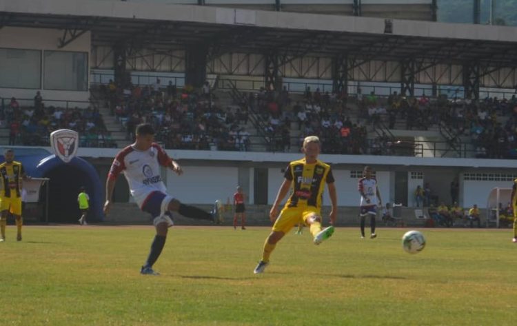 El volante ofensivo Enderson Abreu volvió a la titular del
Trujillanos FC (Gráficas: Prensa Trujillanos FC)