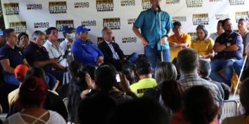 Henrique Capriles invitó a Bernal a no  invertir en su imagen sino en dar soluciones