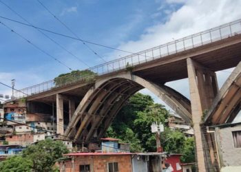 Táchira | Comunidades ubicadas bajo el viaducto viejo de San Cristóbal temen por posible colapso 