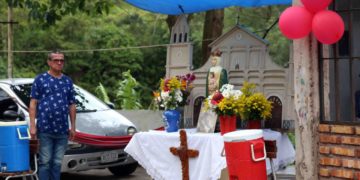 Peregrinos reciben apoyo para hacer su recorrido de fe al Santo Cristo 