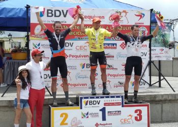 Franklin Lugo vuelve a ganar y afianza su liderato en la general de la Vuelta a La Azulita 