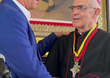 Gobernación  reconoce labor pastoral de Monseñor Mario del Valle Moronta