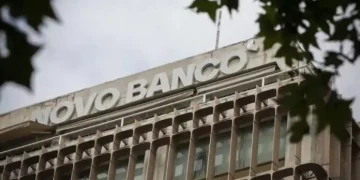 En Claves | Las dudas sobre $1500 millones retenidos en Portugal que la oposición pide transferir a un fondo social