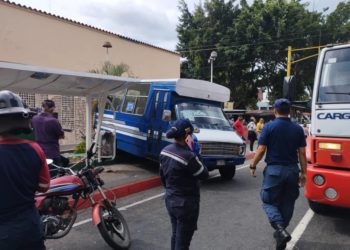 Una mujer lesionada en accidente de tránsito de una buseta en Valera