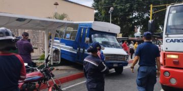 Una mujer lesionada en accidente de tránsito de una buseta en Valera
