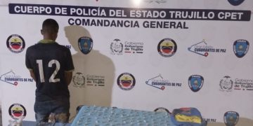 Policía captura a sujeto con 135 envoltorios de drogas