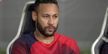 Neymar comunica al PSG su deseo de salir del club este verano, según L’Equipe