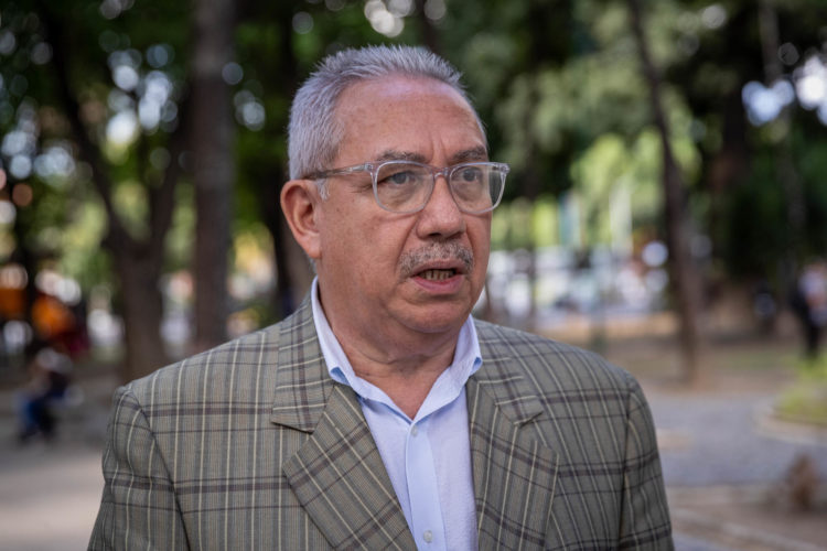 El abogado Joel García habla durante una entrevista con EFE, el 8 de agosto de 2023, en Caracas (Venezuela). EFE/Rayner Pena R.