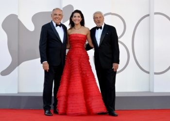 Venecia se llena de cine, glamour y bastantes políticos en su primera alfombra roja