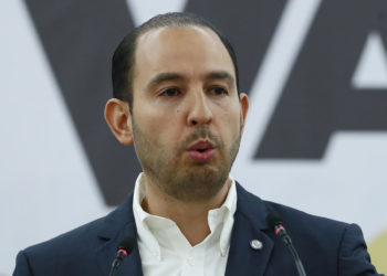 La oposición acusa a López Obrador de «adoctrinar» a la niñez con nuevos libros escolares