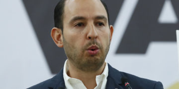 La oposición acusa a López Obrador de «adoctrinar» a la niñez con nuevos libros escolares